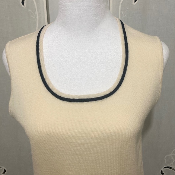 Escada Sleeveless Top, Cream and Black, Size 34 (Fits Like 2 or 4 US) - Picture 4 of 13